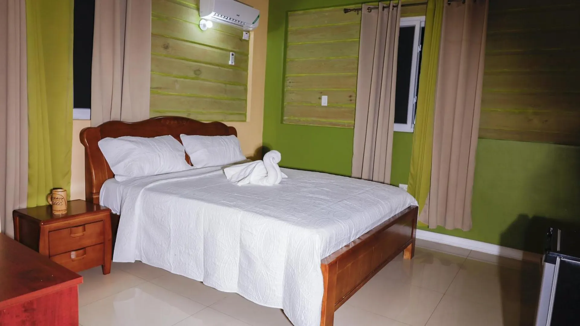Incognito Reggae Rooms Kingston Bed & Breakfast